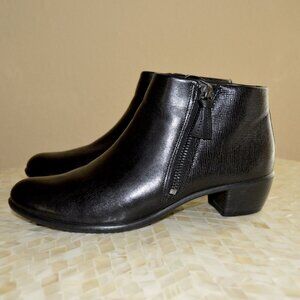 EUC Ecco Touch 35 Low Ankle Side Zip Booties in Black Leather EU 38 US 7.5